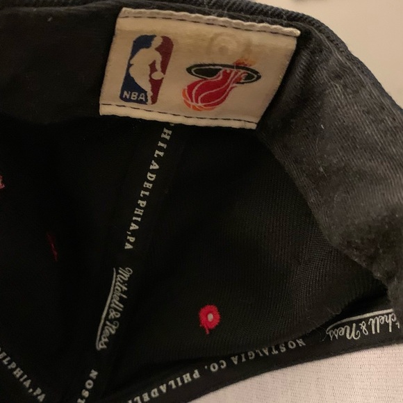 NBA Hat - Picture 3 of 5